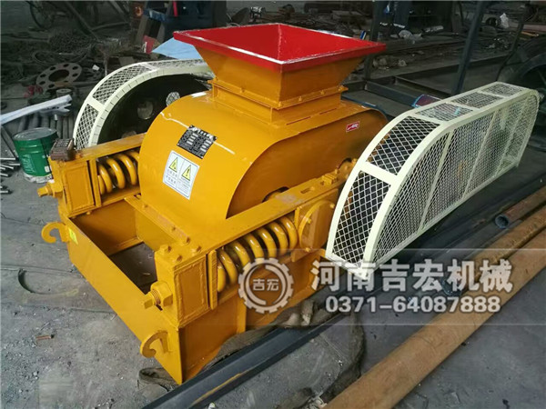 2017新型雙齒輥破碎機(jī)為我國破碎行業(yè)增磚添瓦！