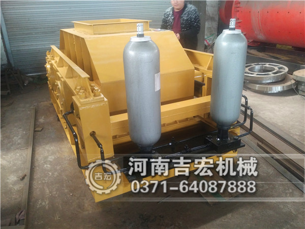 時(shí)產(chǎn)150噸石英砂破碎機(jī)多少錢一臺(tái)！