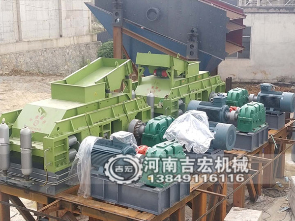 專吃12、13石子液壓對輥制砂機(jī)-砂場必備制砂設(shè)備！