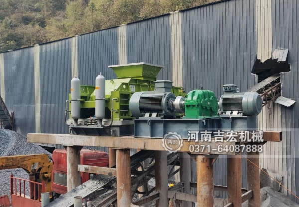 褐煤雙齒輥破碎機 vs 錘式破碎機：破碎效率、能耗與維護成本對比！