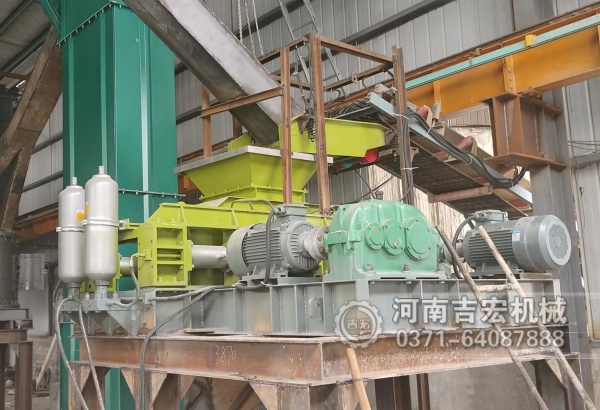 吉宏機(jī)械對輥制砂機(jī)：高耐磨輥皮+液壓調(diào)節(jié)，破碎效率提升30%！